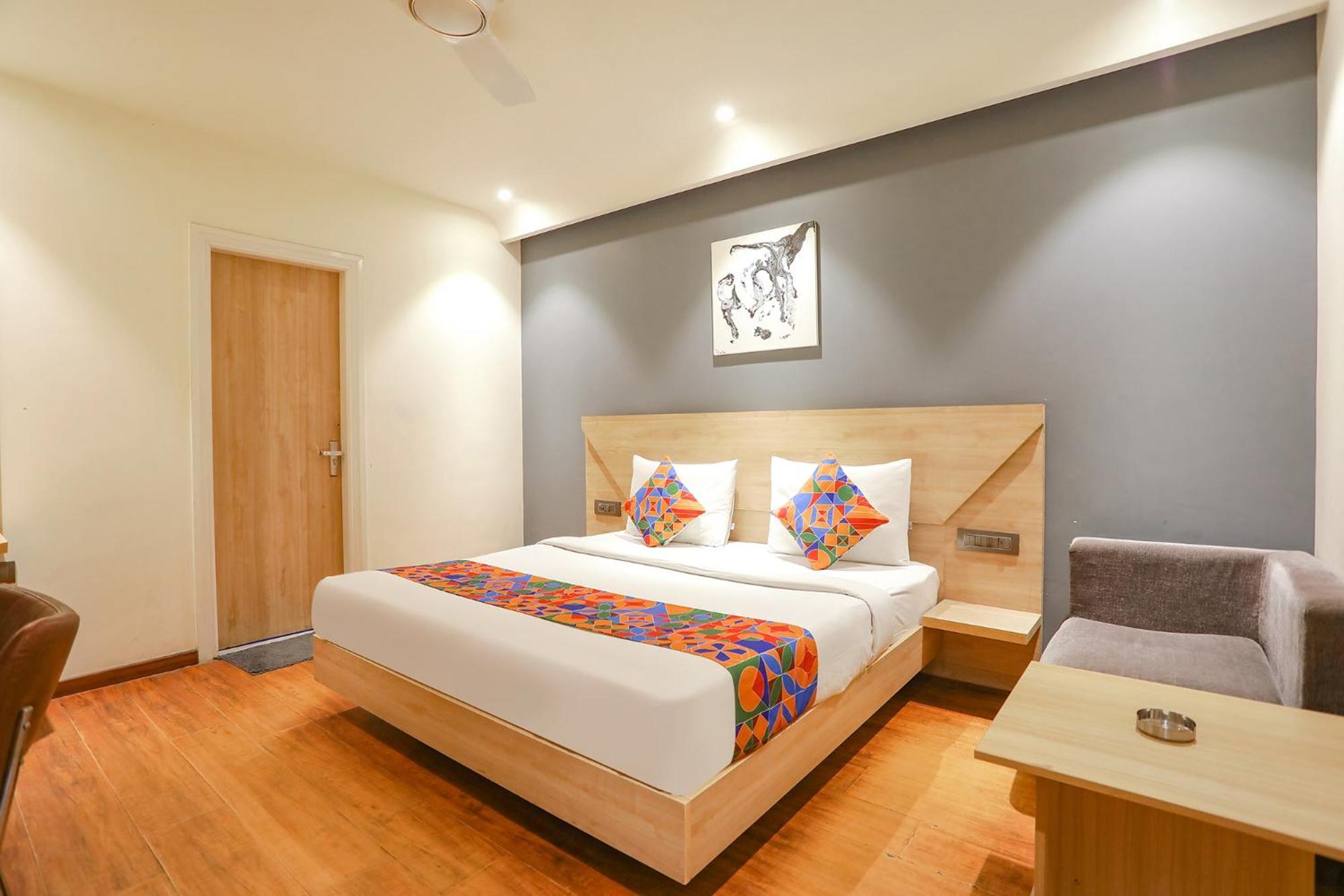 Fabhotel Jhs Studio Gurgaon Eksteriør bilde